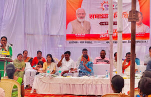 महिला आयोग सदस्य दीपिका सोरी पहुंची समाधान शिविर