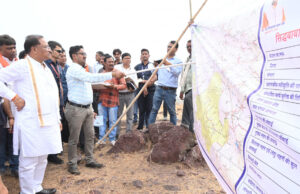मुख्यमंत्री ने 220 करोड़ रूपए की लागत से बन रही सिद्धबाबा सिंचाई जलाशय परियोजना का किया निरीक्षण