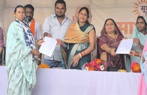 दिव्यांग हितग्राही को ट्राइसाइकिल का वितरण