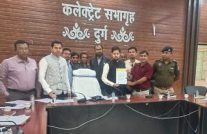 छत्तीसगढ़ सहायक शिक्षक फेडरेशन ने की जिला प्रशासन की कार्रवाई की सराहना, सौंपा धन्यवाद ज्ञापन