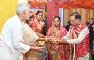 मुख्यमंत्री ने की ग्राम सलखंड में महतारी सदन बनाने की घोषणा