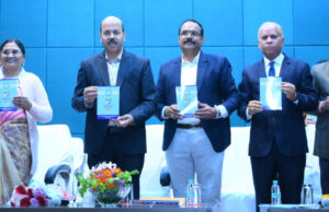 कृषि महाविद्यालय, रायपुर में नव वर्ष मिलन समारोह आयोजित : सह सेवानिवृत्त वैज्ञानिकों, प्राध्यापकों का सम्मान भी किया गया