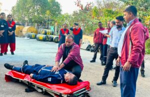 यात्रियों, वाहन चालकों एवं फील्ड स्टॉफ को आपात परिस्थितियों से निपटने दिया गया व्यावहारिक प्रशिक्षण