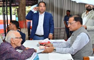 सुशासन के केंद्र में संवेदनशीलता, जनदर्शन में तत्काल सुलझी समस्याएं