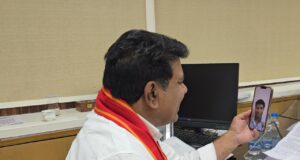 बीजापुर के अंकित की यूपीएससी में सफलता पर उपमुख्यमंत्री विजय शर्मा ने वीडियो कॉल पर दी बधाई