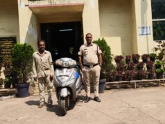 होली के दिन चोरी स्कूटी का आरोपी गिरफ्तार, बेचने ग्राहक तलाशते पकड़ा गया