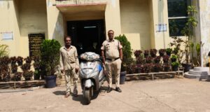 होली के दिन चोरी स्कूटी का आरोपी गिरफ्तार, बेचने ग्राहक तलाशते पकड़ा गया