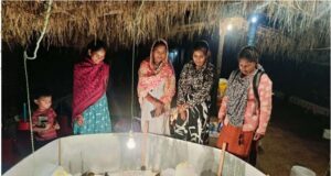 मुर्गीपालन ने बदली श्रीमती अनुसुइया नेताम की जिंदगी