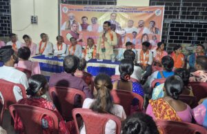 बंगाल में प्रचार के दौरान चंद्र प्रकाश सूर्या ने मनाया भाजपा कार्यकर्ताओं के साथ बाबा भीमराव अंबेडकर की जयंती