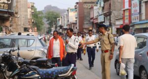 कांकेर शहर में यातायात व्यवस्था सुधारने पुलिस एवं नगर पालिका की संयुक्त कार्यवाही।