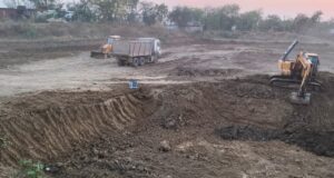 सरईपतेरा में तालाब की खुदाई के नाम पर अवैध उत्खनन का खेल, सरपंच पर आरोप—प्रशासन मौन, सियासत गरमाई, विपक्ष का तिखा हमला प्रशासन कटघरे में,