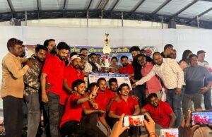 डीबी वेंचर्स कप रात्रिकालीन टेनिस बॉल क्रिकेट प्रतियोगिता में कैशलेश चिकित्सा सेवा कल्याण संघ ने मारी बाजी।