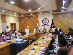 कांकेर पुलिस द्वारा मोबाइल दुकान संचालकों की बैठक आयोजित–सुरक्षा एवं नियमों के पालन पर जोर।