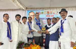 जय भीम के जयघोष से गुंजायमान हुआ कांकेर, बाबा साहेब की जयंती पर उमड़ा जनसैलाब नगर पालिका अध्यक्ष ने की अंबेडकर भवन में डोम निर्माण और बोर खनन की घोषणा, प्रतिमा स्थल का होगा सौंदर्यीकरण।