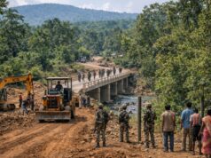 नक्सलवाद से मुक्ति अब बीजापुर में बिछ रहा प्रधानमंत्री ग्रामीण सड़क योजना व पुल-पुलियों का जाल