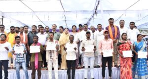 छपरवा से शुरू सुशासन तिहार-2026: जंगल-पहाड़ के आखिरी छोर तक पहुंचा प्रशासन, 277 आवेदन, 19.19 लाख से होगा स्वास्थ्य केंद्र उन्नयन