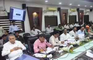 खनिज न्यास परिषद की बैठक में विधायक लहरिया ने रखी मस्तूरी में जनपद कार्यालय तथा बस स्टैंड की मांग