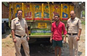 “ऑपरेशन प्रहार” के तहत अवैध कबाड़ कारोबार पर पुलिस की बड़ी कार्रवाई ! दो प्रकरण में 24 टन कबाड़ से भरा ट्रक जब्त इधर 53 क्विंटल लोहे का सरिया की बरामद ….