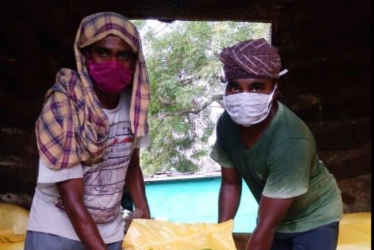 खाद की कालाबाजारी से किसान परेशान, कलेक्टर से सख्त कार्रवाई की मांग
