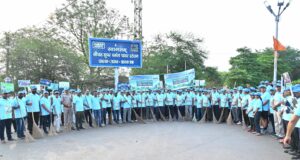 स्वच्छता पखवाड़ा : एनटीपीसी सीपत ने निकाली वृहद स्वच्छता जागरूकता रैली, सामूहिक श्रमदान से दिया जनभागीदारी का संदेश
