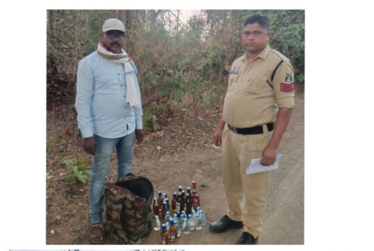 उजियारा अभियान में तहत् थाना नरहरपुर पुलिस में अवैध अंग्रेजी एवं देशी प्लेन शराब अधिक मात्रा में परिवहन करने वालों के विरूद्व दर्ज अपराध