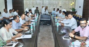 रेत के अवैध उत्खनन पर कड़ाई से रोक लगाने के निर्देश