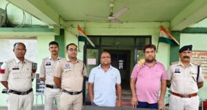 ऑनलाइन क्रिकेट सट्टा पर पुलिस की बड़ी कार्रवाई- दो आरोपी गिरफ्तार,नगदी 18,400 रूपये और 4 मोबाइल जब्त