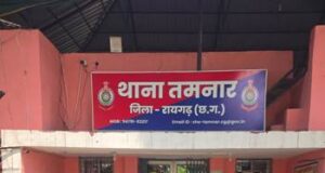 चोरी की रकम से खरीदी गई नई मोटरसाइकिल, घटना में प्रयुक्त बाइक और औजार बरामद