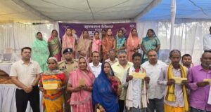 रायपुर : सुशासन तिहार से बुजुर्गों को मिला सामाजिक सुरक्षा का संबल, 1062 हितग्राहियों की वृद्धावस्था पेंशन हुई स्वीकृत