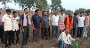 भाजपा नेता द्वारिका रेखा टंडन ने पूजा अर्चना कर नया तालाब गहरीकरण का किया शुभारंभ