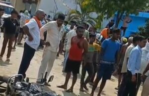 टिकारी में दर्दनाक सड़क हादसा: ईंट लदे माजदा ने किशोर को कुचला, मौके पर मौत ग्रामीणों ने किया चक्काजाम