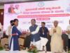 मुख्यमंत्री के हाथों मेधावी छात्रा को मिली 2 लाख रुपये की सहायता