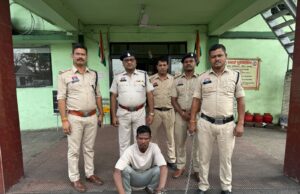 ब्लांइड मर्डर का खुलासा : पत्नी होने के शक में विवाद के बाद गला घोंटकर हत्या, पहचान छिपाने शव को पेट्रोल डालकर जलाया ! प्रेमी गिरफ्तार