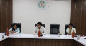 मुख्यमंत्री हेल्पलाइन के आवेदनों का त्वरित निराकरण करें सभी विभाग – कलेक्टर विश्वदीप