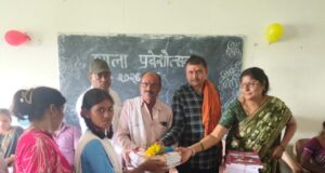सभी बच्चे नियमित स्कूल आए तथा मन लगाकर पढ़ाई के साथ शाला का नाम रोशन करें,,, सीमा चंदेल