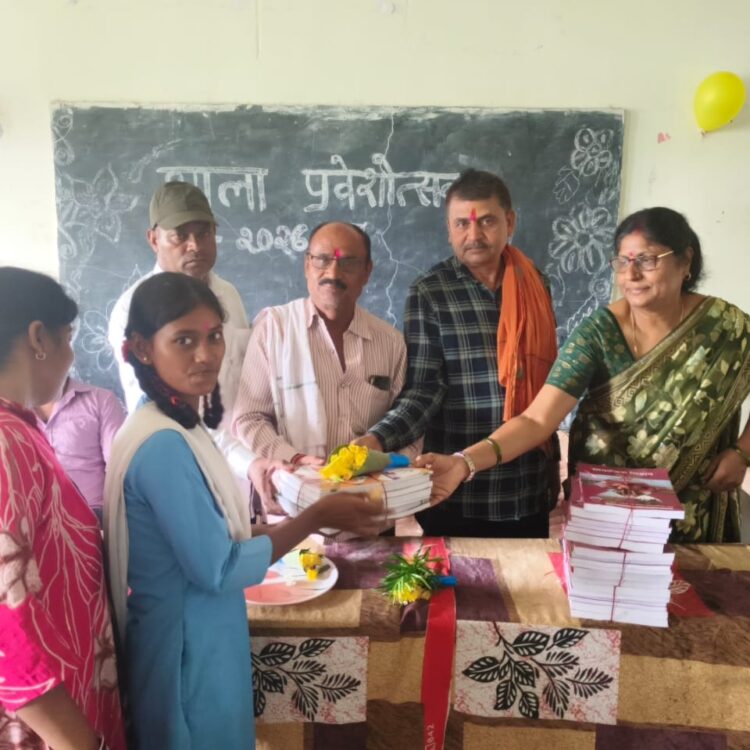 सभी बच्चे नियमित स्कूल आए तथा मन लगाकर पढ़ाई के साथ शाला का नाम रोशन करें,,, सीमा चंदेल
