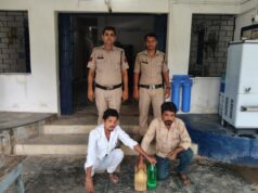जोबी पुलिस की ग्राम डोमनारा में दबिश, 7 लीटर महुआ शराब के साथ 2 आरोपी गिरफ्तार