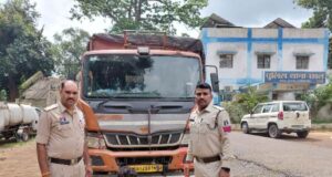 “ऑपरेशन प्रहार” में छाल पुलिस की कार्रवाई में 8.5 टन संदिग्ध लोहे का कबाड़ और 6 चक्का वाहन जब्त