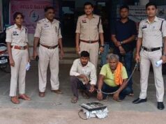 पुलिस ने घर में चोरी का किया खुलासा, चोर और चोरी का सामान खरीदने वाला कबाड़ी गिरफ्तार