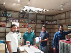 लगातार बारिश से मेडिकल स्टोर की छत क्षतिग्रस्त, हजारों रुपये की दवाइयां हुईं खराब