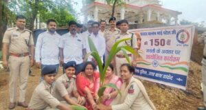 सरदार पटेल की 150वीं जयंती पर पखांजूर पुलिस का हरित संकल्प, थाना व चौकी परिसर में हुआ वृक्षारोपण।