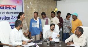 कलेक्टर जनदर्शन में प्राप्त आवेदनों का निराकरण करने दिए निर्देश