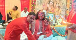 भगवान नृसिंह तथा भक्त प्रहलाद की जीवंत झाकी के साथ प. आलोक मिश्रा द्वारा कथा सुन भक्त हुए भाव विभोर
