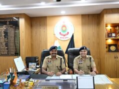 डॉ. जितेंद्र यादव ने नए एसपी उमेश प्रसाद गुप्ता को विधिवत सौंपा कार्यभार