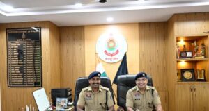 डॉ. जितेंद्र यादव ने नए एसपी उमेश प्रसाद गुप्ता को विधिवत सौंपा कार्यभार