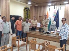 प्रकृति संरक्षण ही भविष्य की सबसे बड़ी जिम्मेदारी: कलेक्टर जन्मेजय महोबे हरिलीला ट्रस्ट का आयोजन: गुरु पूर्णिमा पर बनारी में 500 पौधों का रोपण, गुरुजनों का सम्मान