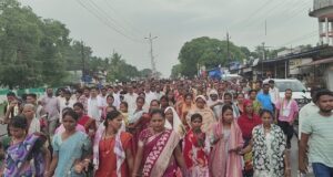 निर्दोष आदिवासियों की रिहाई की मांग तेज, विधायक विक्रम मंडावी से मिले परिजन