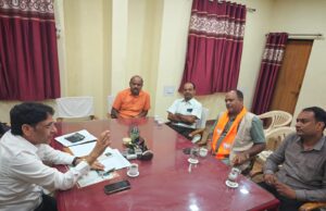 बारिश में बिगड़ी बिजली व्यवस्था, नागरिक मंच ने अधीक्षण मंत्री से की मुलाकात, फ्यूज कॉल सुधारने की उठाई मांग