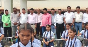 स्वामी आत्मानंद विद्यालय, पचपेड़ी में सरस्वती साइकिल योजना के अंतर्गत अतिथि के हाथो हुआ छात्राओं को साइकिल वितरण