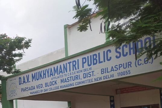 डी. ए. वी. मुख्यमंत्री पब्लिक स्कूल, वेद परसदा मस्तूरी में पीटीएम आयोजित, मेधावी विद्यार्थियों एवं अभिभावकों का हुआ सम्मान